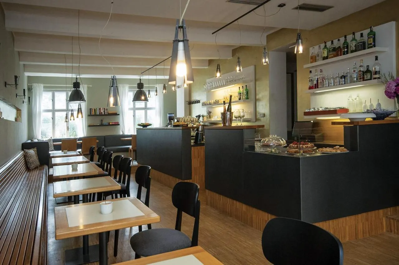 Bed&Breakfast&Apartment Klafé Brno Couette-café